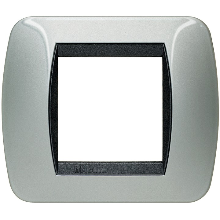Placca 2/3/4/7 Posti Alluminio Chiaro BTicino Livinglight - Acquista Online