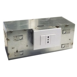 Cassaforte invisibile ad incasso, zincata 3 cassetti. Dimensioni 18X32X13 cm